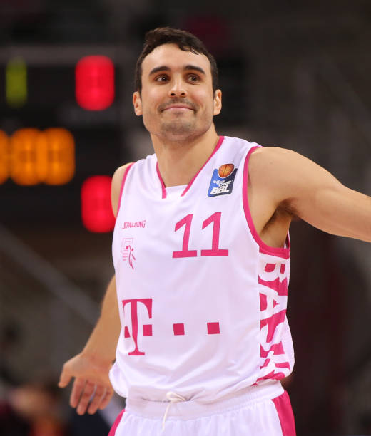 往往在进攻 往往在进攻