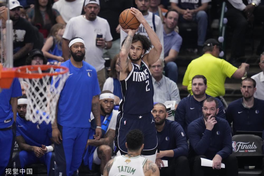 热搜第一！樊振东接连爆冷连输两场，央媒罕见评价，真的退步了？